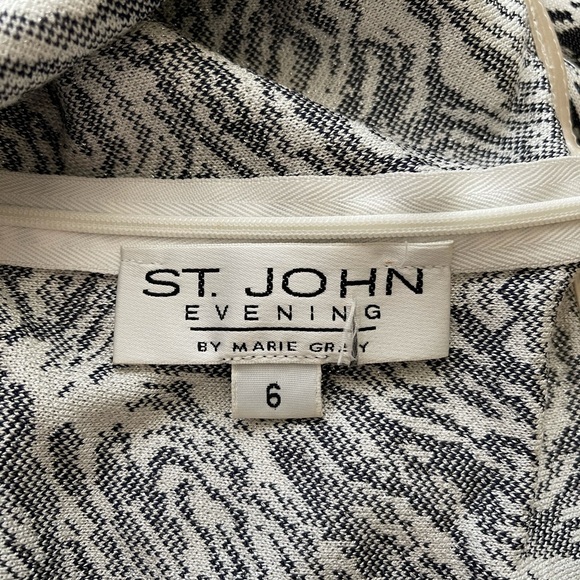 St. John Collection Co-ord Set - Picture 2 of 7